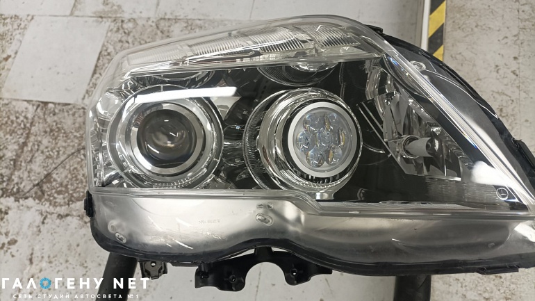 Mercedes GLK - полный детейлинг фар, восстановление прозрачности стёкол фар, установка светодиодного модуля дальнего света GNX HighDevil