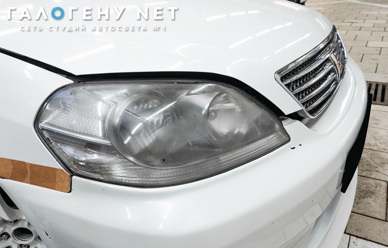 Toyota Mark II — тюнинг фар: установка светодиодных линз GNX Professional Series 3.0; установка авторских LED ДХО с функцией динамических поворотников; восстановление прозрачности и бронирование
