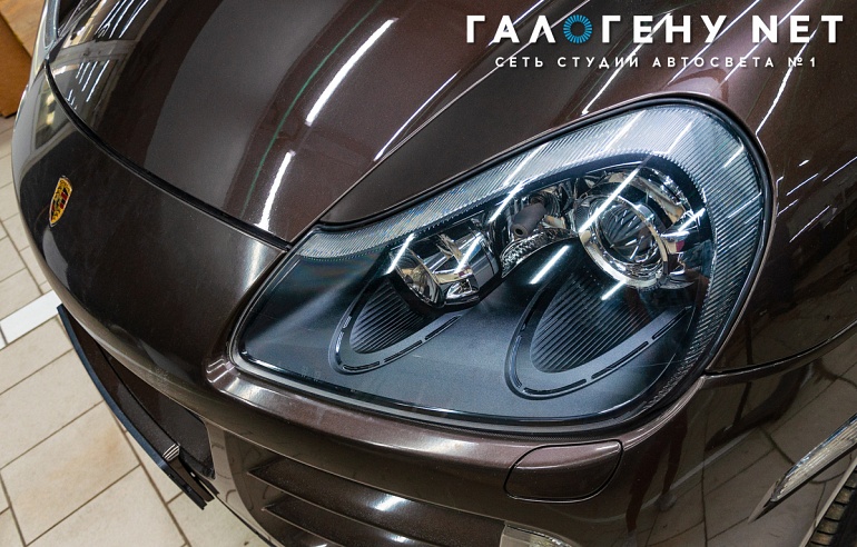 Porsche Cayenne — полировка и бронирование стекол, покраска масок в черный мат