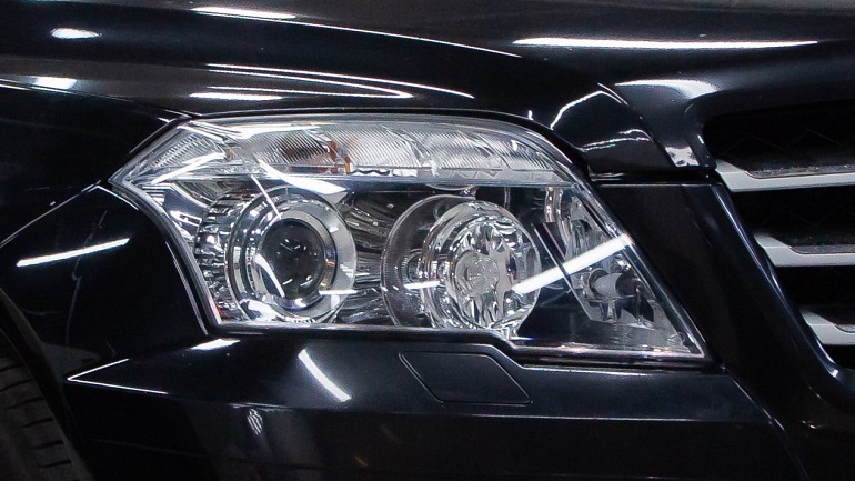 Mercedes-Benz GLK - замена линз, замена ксеноновых ламп, восстановление прозрачности и бронь стекол фар 