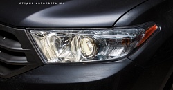 Toyota Highlander — замена модулей на биксеноновые Hella 3R, восстановление прозрачности стекол, бронирование фар