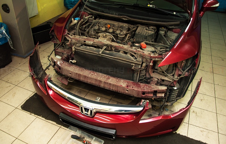 Honda Civic 4d. Установка биксеноновых линз Hella 3R