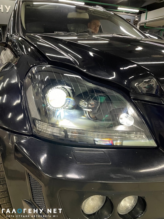 Mercedes GL W164 - замена линз в фарах на biled модули Aozoom A15, замена стёкол фар, антихром фар, бронирование фар антигравийной плёнкой