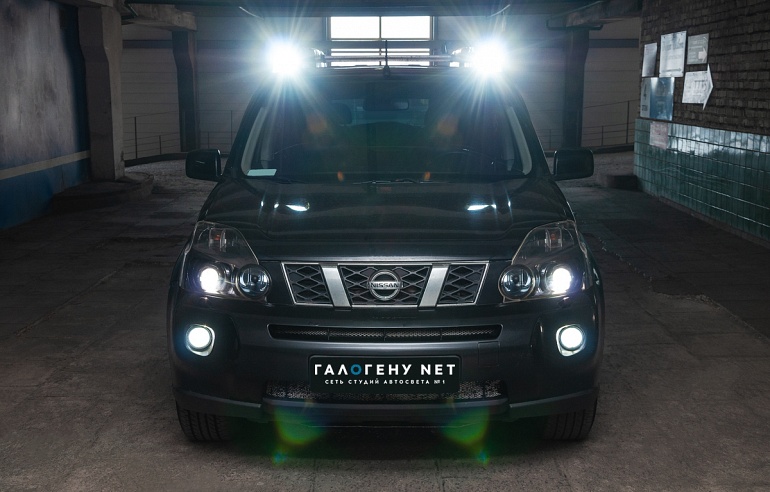 Nissan X-Trail — покраска масок фар в черный мат, восстановление прозрачности стекол, замена ламп