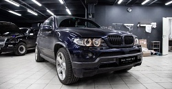 BMW X5 E53 - замена линз на светодиодные модули, восстановление прозрачности стекол, установка LED-ламп, шлифовка и бронь ПТФ