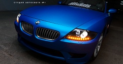 BMW Z4 E85 — установка биксеноновых линз Hella 2, нанесение гравировки на линзу, установка светодиодных поворотников, покраска масок в черный глянец, бронирование стекол полиуретановой пленкой SunTek PPF