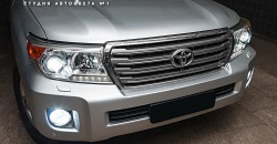 Toyota Land Cruiser 200 — замена штатных модулей на светодиодные линзы Koito Bi-LED, замена ламп в дальнем, замена ламп в туманках, бронирование фар полиуретановой пленкой SunTek PPF