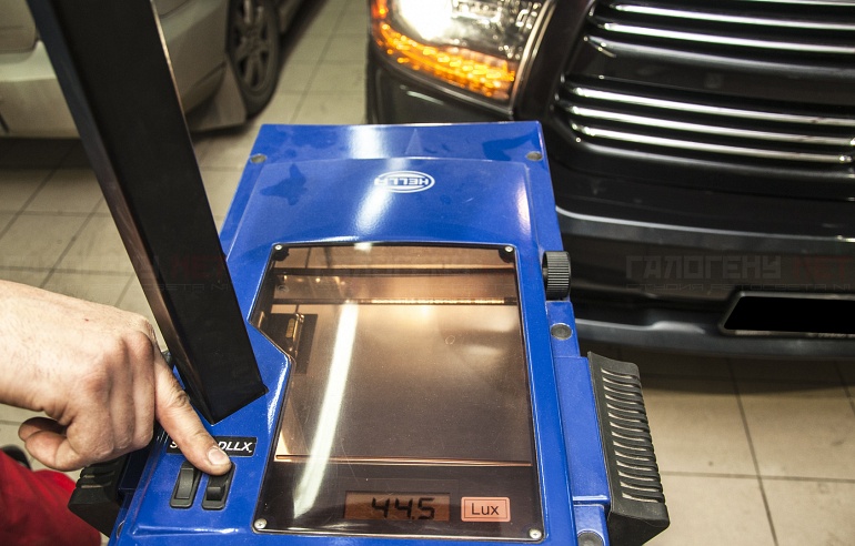 Dodge RAM — замена линз на биксенон Hella 3R, используя рамку, напечатанную на 3D принтере
