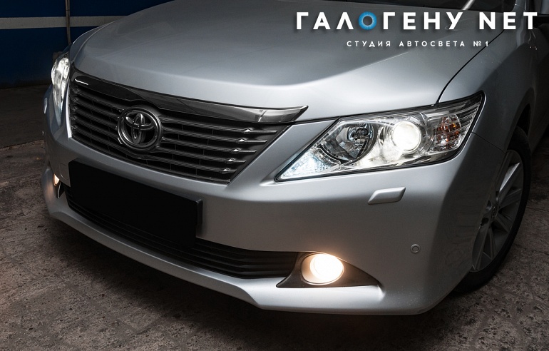 Toyota Camry V50 — замена выгоревших штатных модулей на биксеноновые линзы Hella 3R через переходные рамки, замена ламп, полировка фар