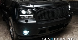 Chevrolet Tahoe — установка светодиодных полосок — ДХО, покраска масок в черный глянец
