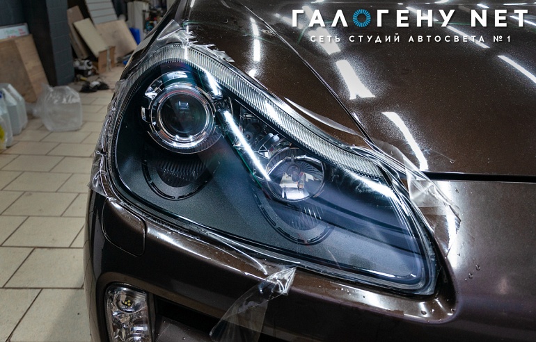 Porsche Cayenne — полировка и бронирование стекол, покраска масок в черный мат