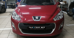 Peugeot 308 2012 года - врезка светодиодных модулей Aozoom A7, полировка стекол снаружи и регулировка фар