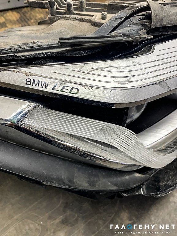 BMW G30 - детейлинг фар, замена стёкол, покраска масок в чёрный мат