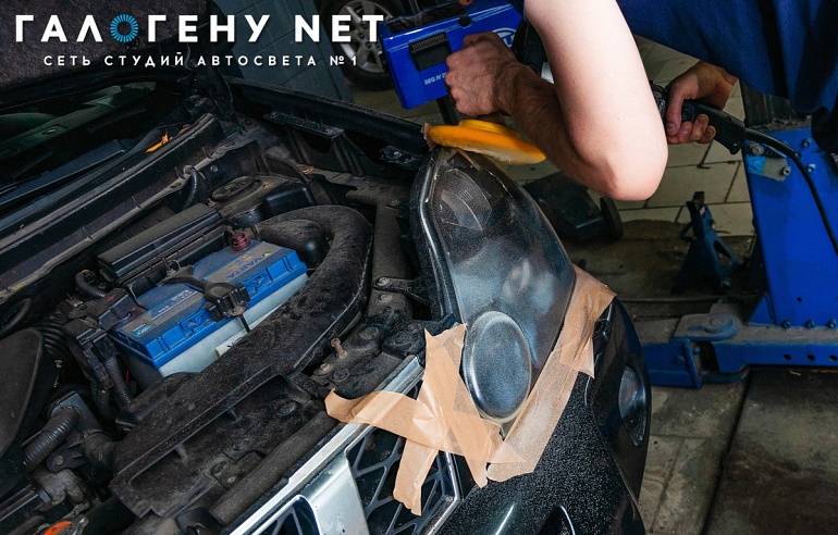 Nissan X-Trail — покраска масок фар в черный мат, восстановление прозрачности стекол, замена ламп