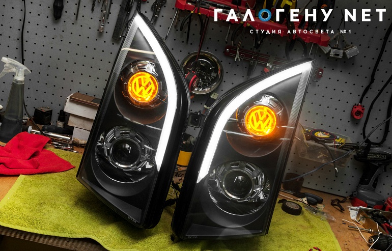 Volkswagen Crafter — установка биксеноновых линз Hella 3R в галогенный отражатель, установка LED полосы-ДХО, установка декоративной линзы с гравировкой, бронирование фар