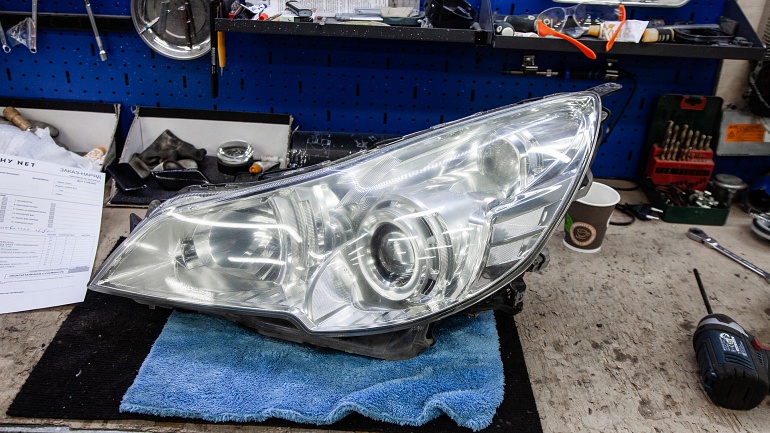 Subaru Outback B14 - замена линз, замена ксеноновых ламп, полировка и бронь фар