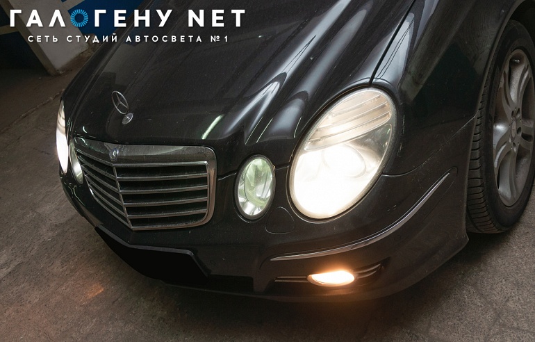 Mercedes-Benz W211 — замена линз на биксенон Hella 3R, шлифовка и полировка стекол (восстановление прозрачности), перепайка плат задних фонарей для установки светодиодных ламп